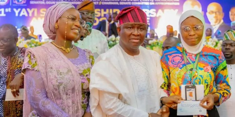 Senator Olamilekan Adeola Empowers Traders and Students with Grants and Scholarships