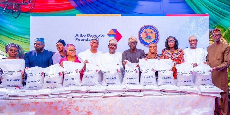 Aliko Dangote Foundation Distributes Over One Million Bags of Rice Across Nigerian States