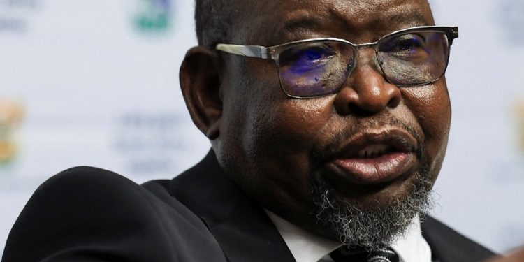 South Africa to Increase VAT in Phases as Fiscal Struggles Persist