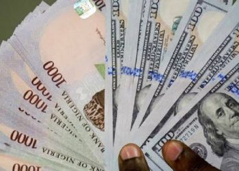 Naira Falls to N1,605/$1 at Official Market Amid Forex Supply Strain