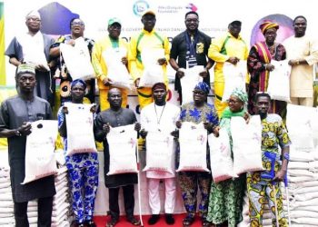 Dangote Foundation Distributes 40,000 Bags of Rice to Vulnerable Groups in Ogun State