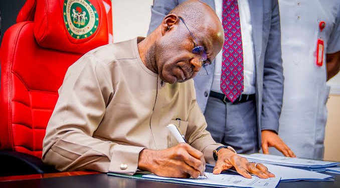 Aba Poised to Dominate Fashion If Shoemakers, Garment Makers Expand, says Abia Governor