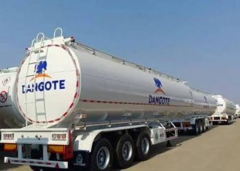 Dangote Refinery Cuts Petrol Price by N30, to Deploy 4,000 CNG Trucks Nationwide