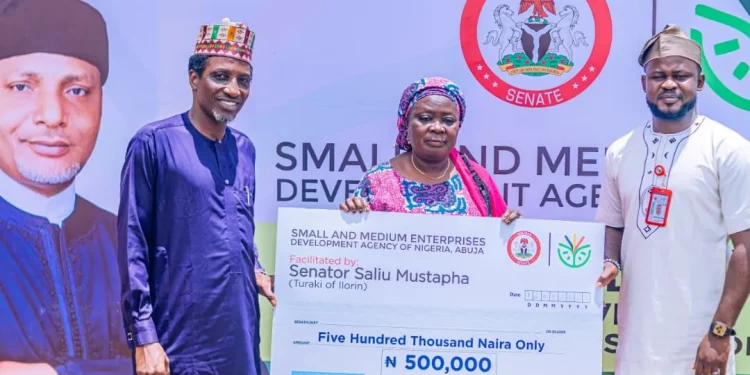 Ilorin Lawmaker Empowers 500 Entrepreneurs with Tools and Cash Grants